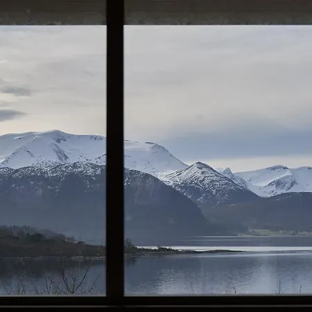 Rjanes Ferie Og Konferansesenter アパート オルスタ
